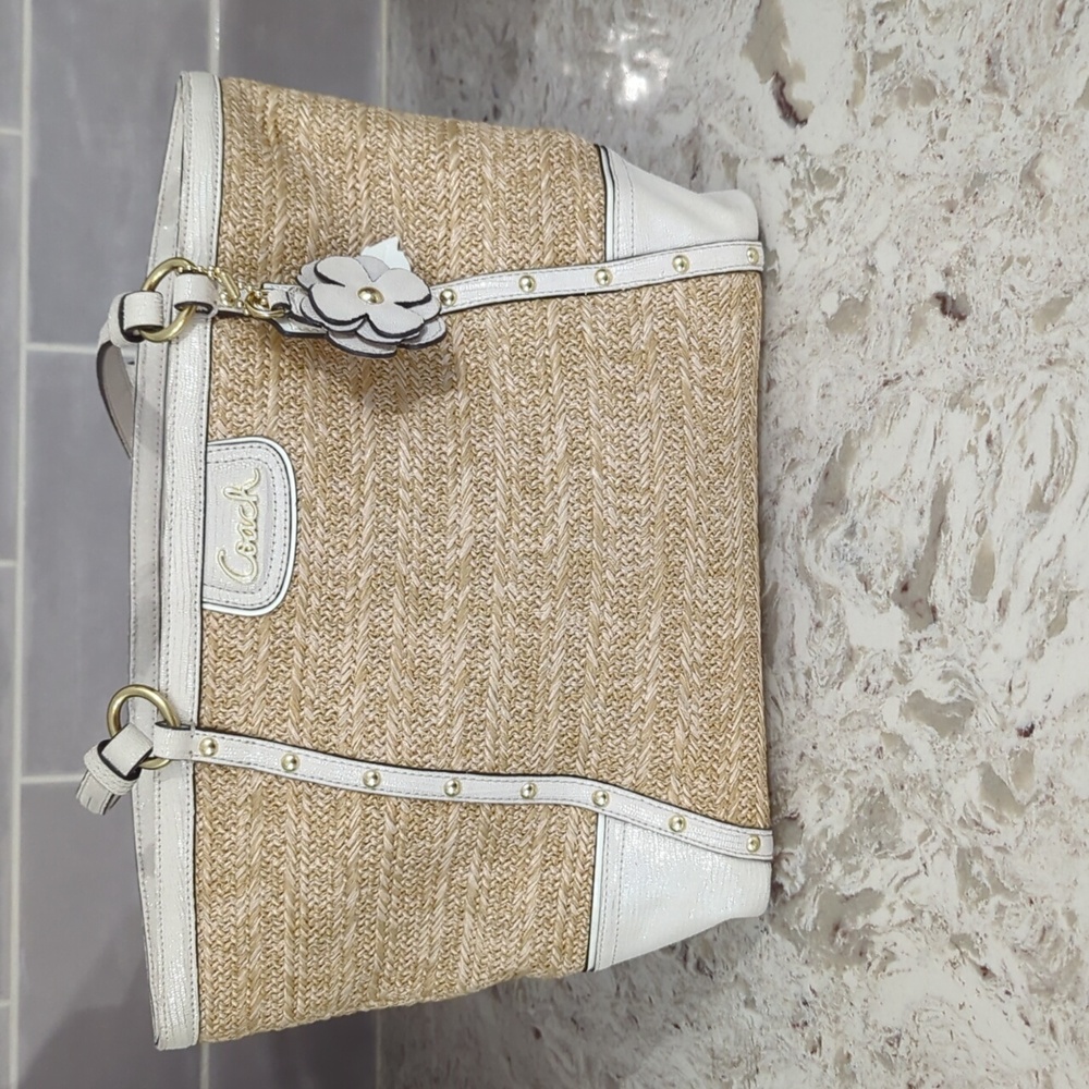 LIKE NEW - PRE-OWNED Coach Alexandria chain straw tote